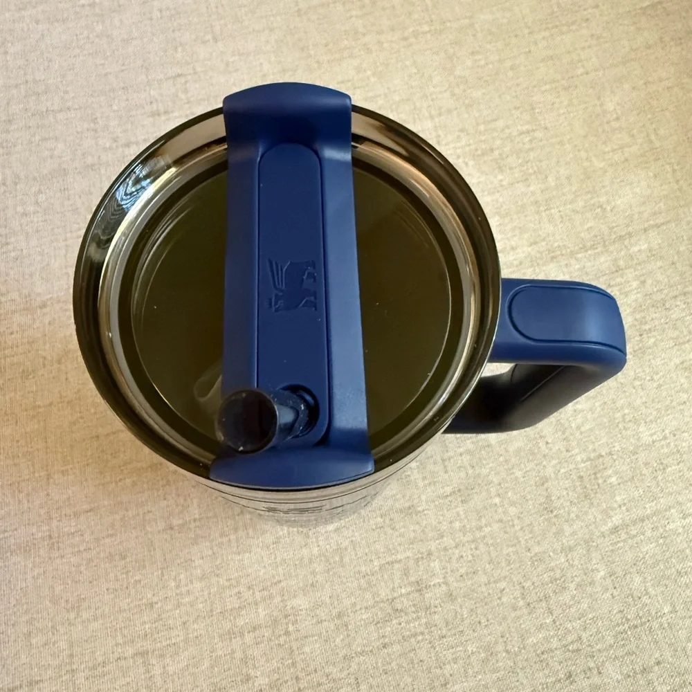 Stanley Navy and Gold Flowstate Tumbler with Straw 40 oz - Picture 7 of 10